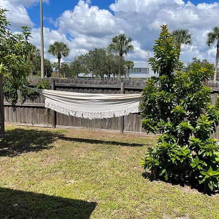 Cozy 3 Bedroom Home Close To Everything In Tampa! エクステリア 写真