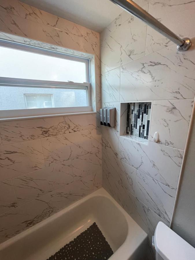 Cozy 3 Bedroom Home Close To Everything In Tampa! エクステリア 写真