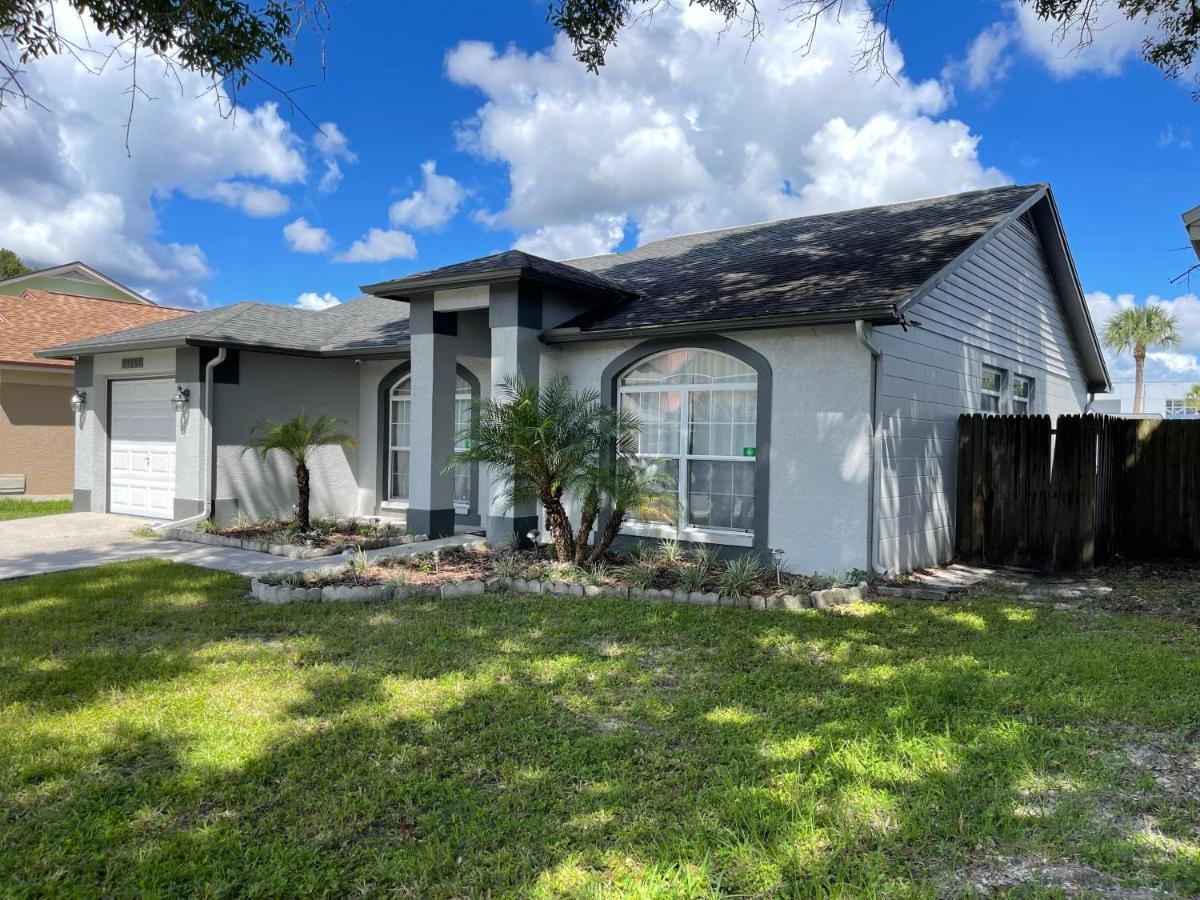 Cozy 3 Bedroom Home Close To Everything In Tampa! エクステリア 写真