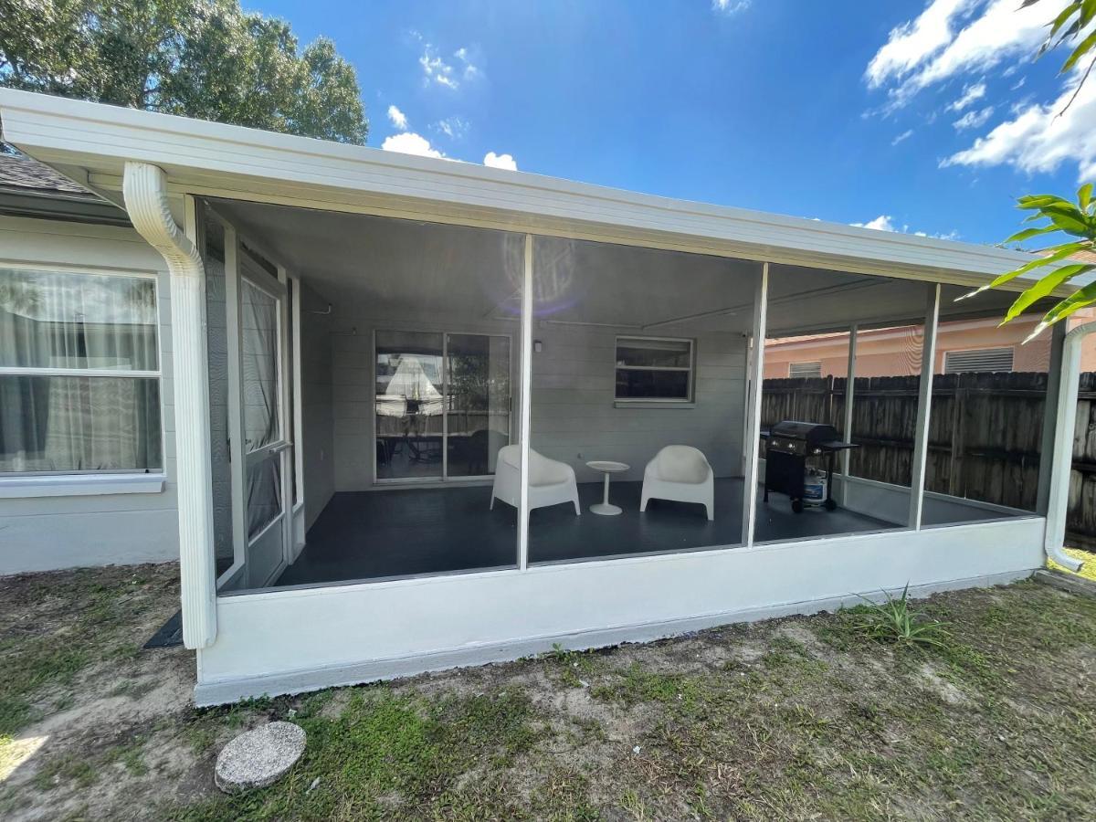 Cozy 3 Bedroom Home Close To Everything In Tampa! エクステリア 写真