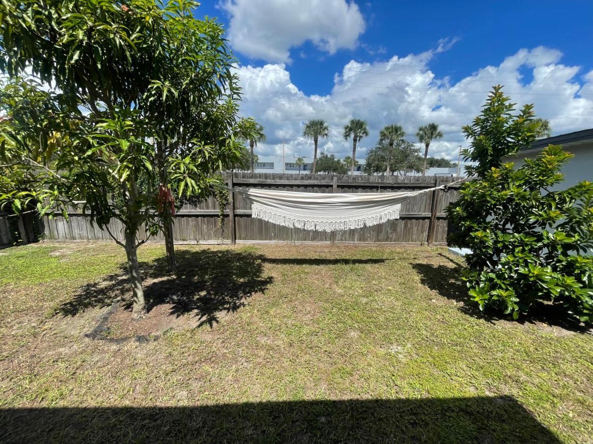 Cozy 3 Bedroom Home Close To Everything In Tampa! エクステリア 写真