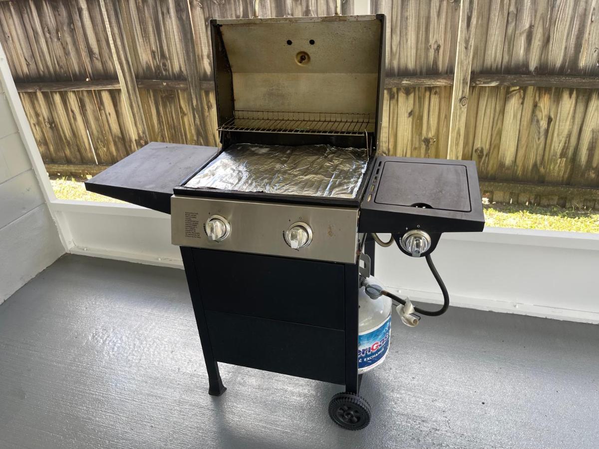 Cozy 3 Bedroom Home Close To Everything In Tampa! エクステリア 写真