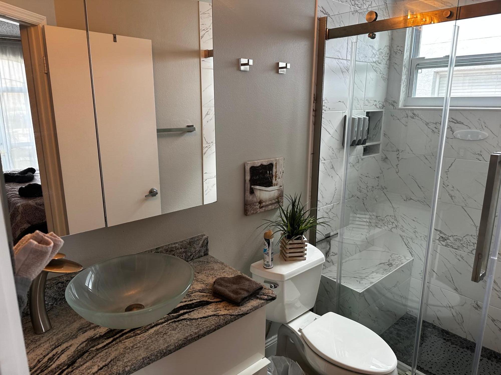 Cozy 3 Bedroom Home Close To Everything In Tampa! エクステリア 写真