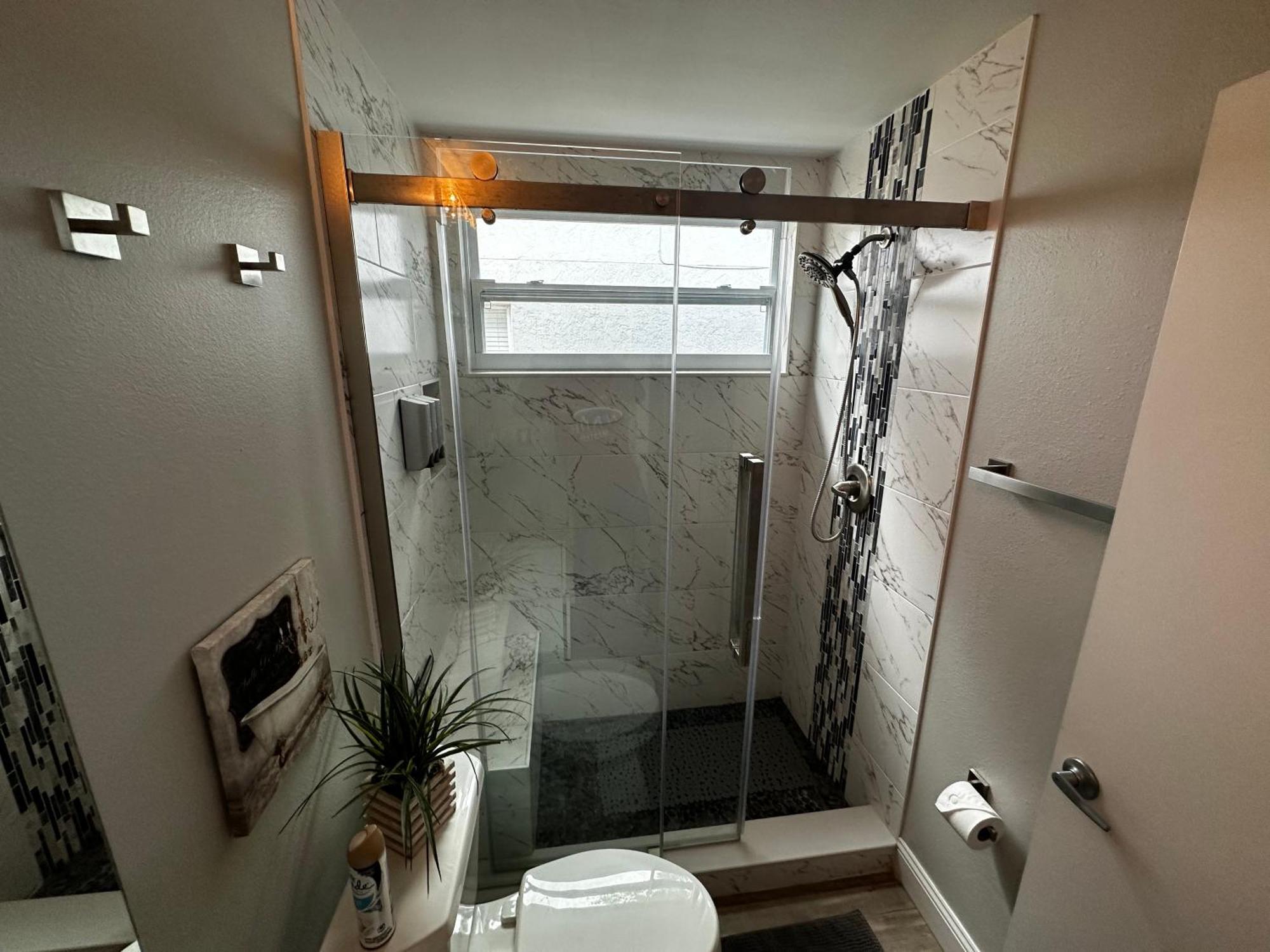 Cozy 3 Bedroom Home Close To Everything In Tampa! エクステリア 写真